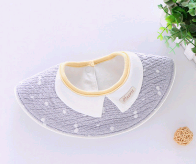 Babero Giratorio 360° Impermeable con Cuello Decorativo para Bebé - Image 3