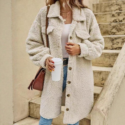 Abrigo de Piel Sintética Tipo Teddy con Capucha Largo Medio para Mujer - Image 3