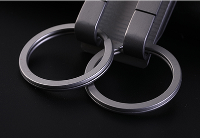 Llavero Doble en Aleación de Titanio para Hombre - Porta Llaves Creativo y Personalizable - Image 9