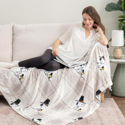 Cobija de felpa Peanuts Velvet Loft Snoopy 140 x 178 cm – Diseño The Flying Ace, oficial y ultra suave - Tekeno