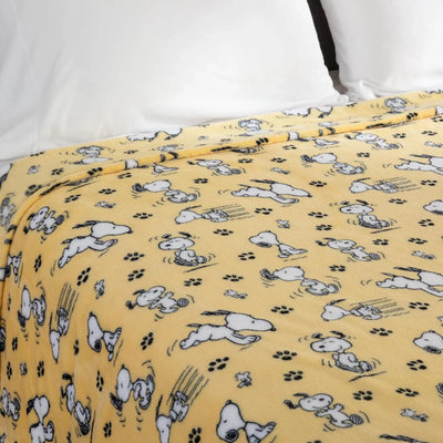 Cobija de felpa Peanuts Velvet Loft Snoopy 140 x 178 cm – Diseño The Flying Ace, oficial y ultra suave - Tekeno