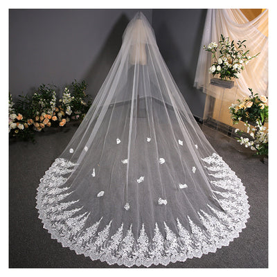 Tocado Nupcial de Encaje con Velo Trailing para Novia - Image 7