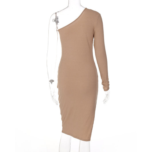 Vestido Tejido Ajustado con Hombro Descubierto y Abertura Lateral - Image 17