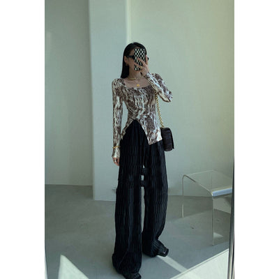 Pantalón Palazzo Plisado en Terciopelo Dorado - Elegancia Otoñal para Mujer - Image 4