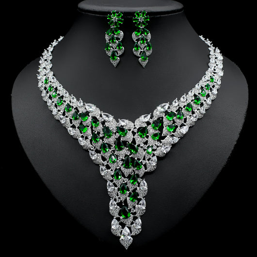 Conjunto de Collar y Aretes de Diamantes Completos con Diseño Exagerado - Image 2