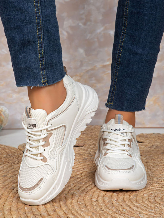 Zapatilla Deportiva Elevada con Malla Transpirable y Plataforma Versátil - Image 9