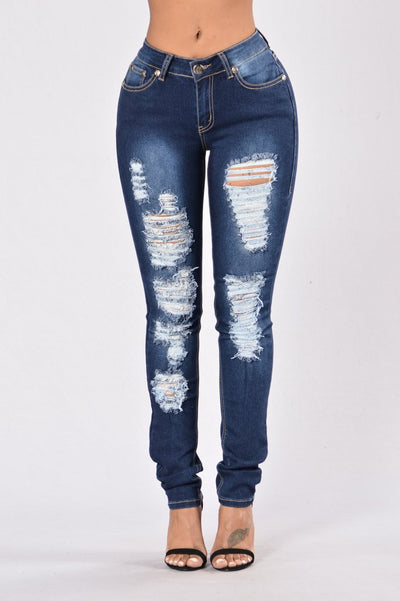 Pantalones Vaqueros Rotos de Moda Contemporánea - Image 13