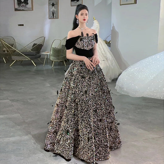 Vestido Ajustado de Lentejuelas con Elegancia Sofisticada - Image 3