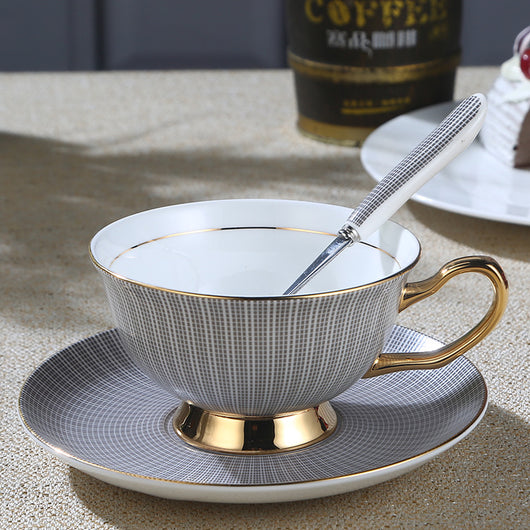 Juego de Tazas de Café en Porcelana Fina con Detalles Dorados - Image 6