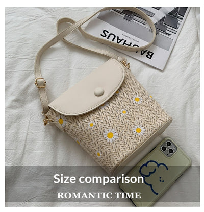 Bolso de Hombro Tejido en Rafia con Detalles Plisados - Image 12