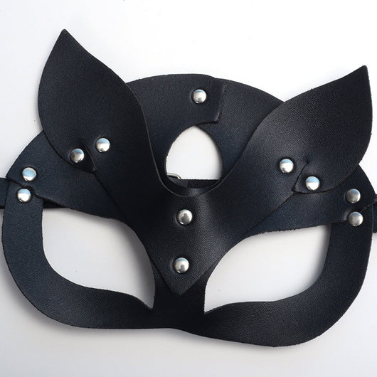 Máscara de Cuero con Remaches - Image 6