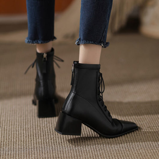 Botas Martin Negras con Cordones para Mujer - Image 3