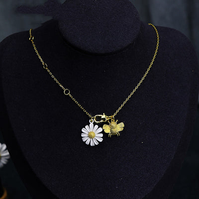 Aretes de Margarita Delicados - Conjunto de Joyería Floral - Image 5