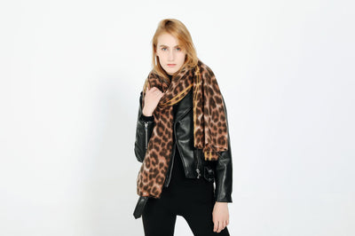 Bufanda Chal de Cachemira con Estampado Leopardo para Mujer - Image 11