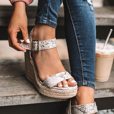 Sandalias Cuña con Estampado Serpiente - Image 10