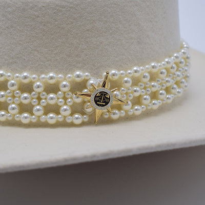 Sombrero de Fieltro para Mujer con Ala Ancha y Cadena de Perlas - Image 8