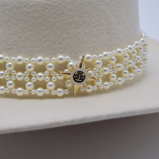 Sombrero de Fieltro para Mujer con Ala Ancha y Cadena de Perlas - Image 8