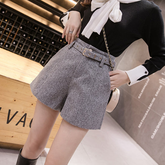 Shorts de Cintura Alta en Lana con Pierna Ancha - Image 9