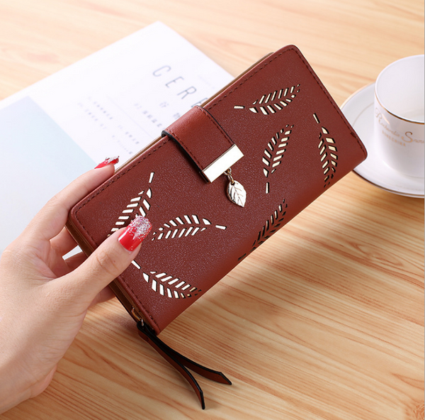 Cartera Larga para Mujer con Diseño de Hojas Doradas - Billetera y Portatarjetas - Image 2