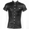Camisa ajustada de charol con manga corta
