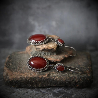 Aretes Largos Rojo Barroco - Diseño Temperamental y Sofisticado - Image 7