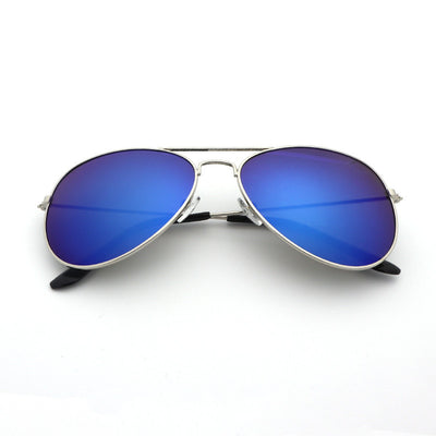 Gold frame aviator sunglasses with dark black lenses, featuring a classic vintage style. - Image 21