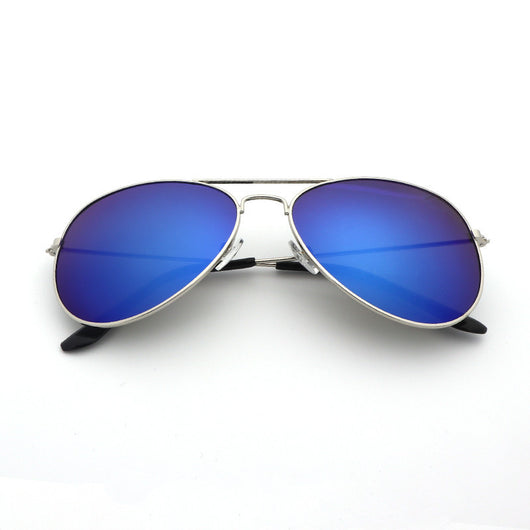 Gold frame aviator sunglasses with dark black lenses, featuring a classic vintage style. - Image 21