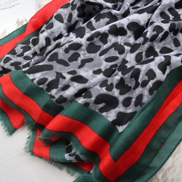 Bufanda Leopardo Cálida