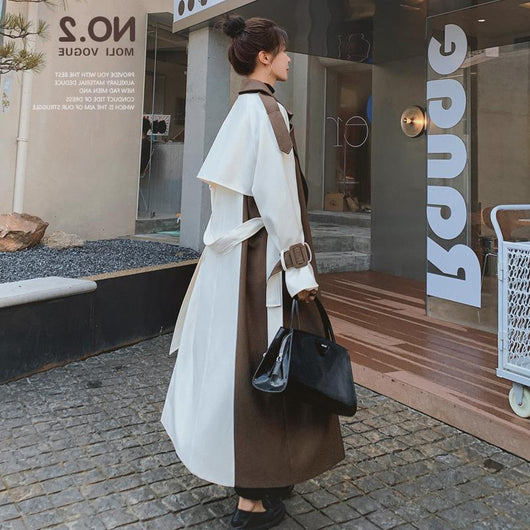 Cortavientos Elegante para Mujer con Solapa y Contraste de Costuras - Image 9