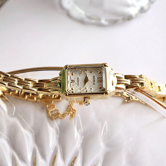Reloj Cuadrado Dorado 18K para Mujer - Diseño Trendy y Elegante - Image 2