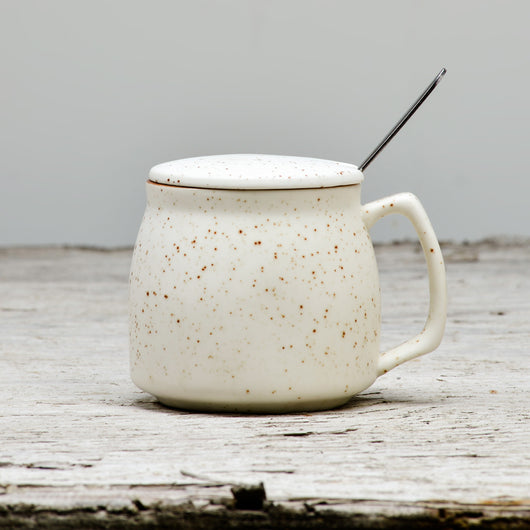 Taza de Cerámica con Tapa y Cuchara Integrada