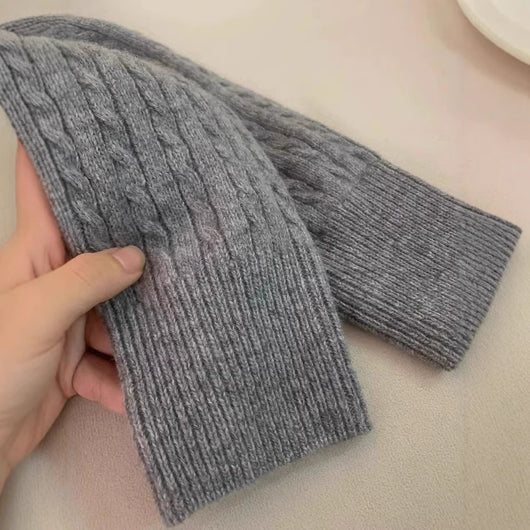 Cardigan de Lana Tejido Gris con Botones Dorados - Image 4
