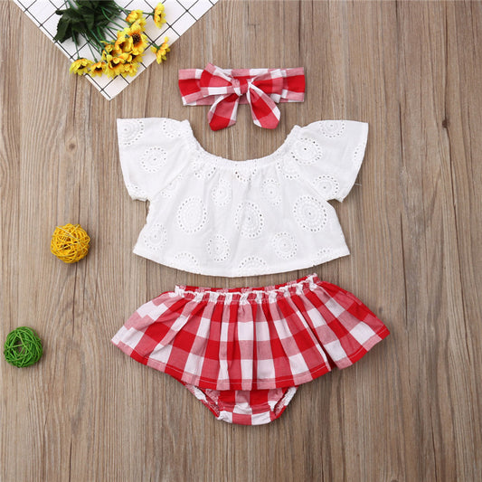 Conjunto Elegante: Blusa Hombro Descubierto con Encaje Bordado y Short Cuadrille + Accesorios