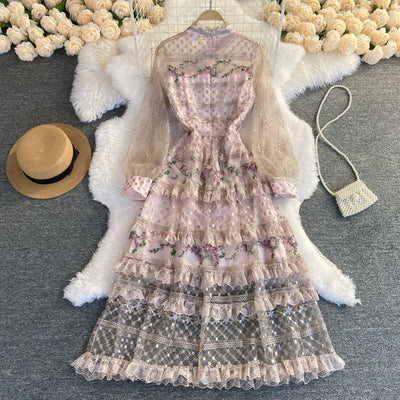 Vestido de Encaje Bordado Elegante con Detalles de Costura - Image 5