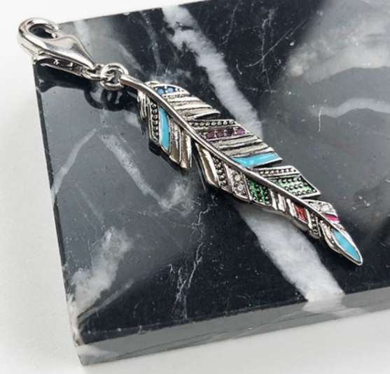 Dije Pluma en Plata 925 Esterlina - Accesorio Versátil y Elegante