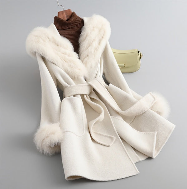 Abrigo de Invierno para Mujer en Lana de Oveja con Corte Ajustado - Image 6