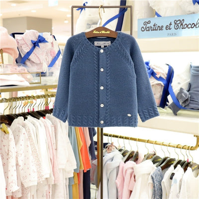 Conjunto de Dos Piezas: Cardigan y Vestido Floral con Cuello Volante para Niña