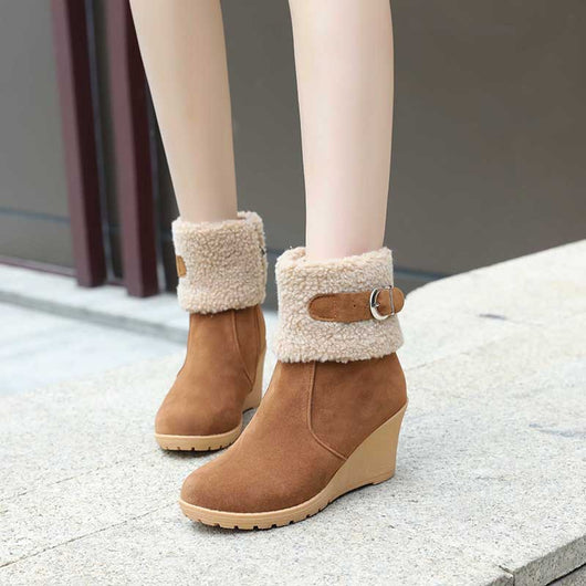 Botas de Gamuza con Cuña y Cierre Lateral para Mujer - Image 10