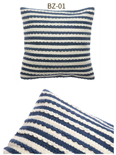 Almohada de Lana Artesanal Estilo Nórdico Moderno con Funda de Cuero Sintético - Image 5