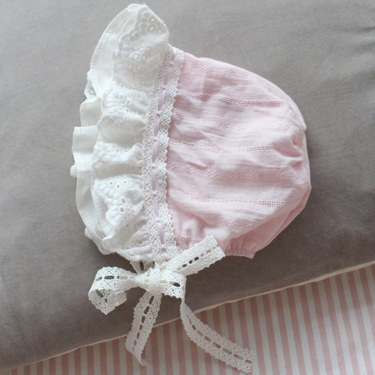 Gorro de Encaje Lolita para Recién Nacido - Diseño Elegante y Creativo - Image 3