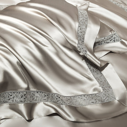 Juego de Cama Satinado de Algodón Sedoso con Detalles Calados - Image 20