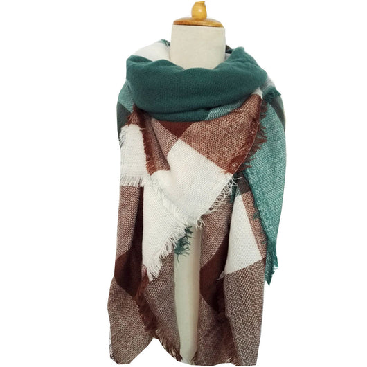 Pañuelo Cuadrado Escocés Multicolor para Otoño e Invierno - Image 3
