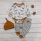 Ropa Infantil con Estampado de Rayas y Plumas