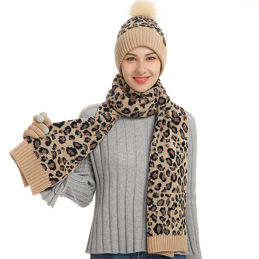 Conjunto de Abrigo: Gorro, Bufanda y Guantes de Lana Tejida - Image 3