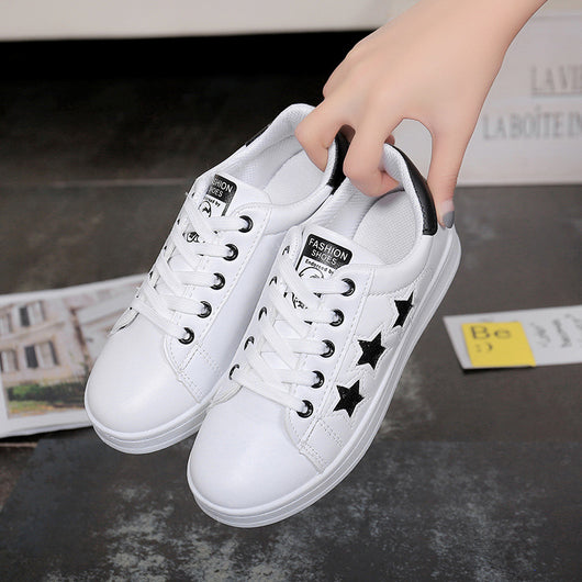 Zapatillas Blancas con Detalle de Estrella de Encaje - Image 9