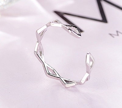 Anillo Geométrico Hueco de Bordes Finos - Image 14