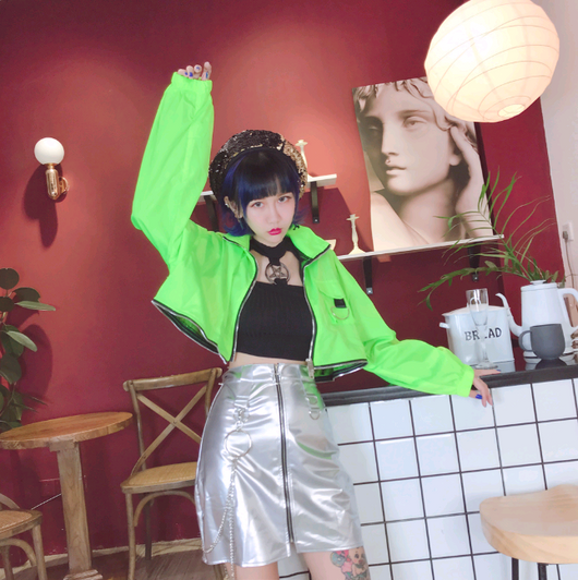 Chaqueta Deportiva Hip-Hop Verde Neón con Capucha Desmontable - Mujer Talla Delgada - Image 3