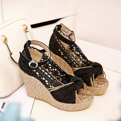 Sandalias de cuña con encaje elegante - Image 3