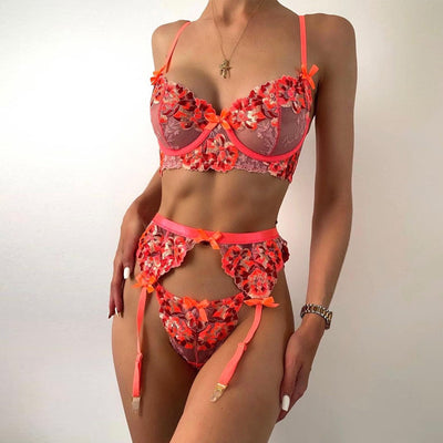 Conjunto de Lencería Bordada de Diseño Industrial para Mujer - Image 9