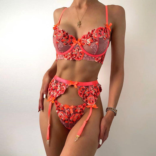 Conjunto de Lencería Bordada de Diseño Industrial para Mujer - Image 9